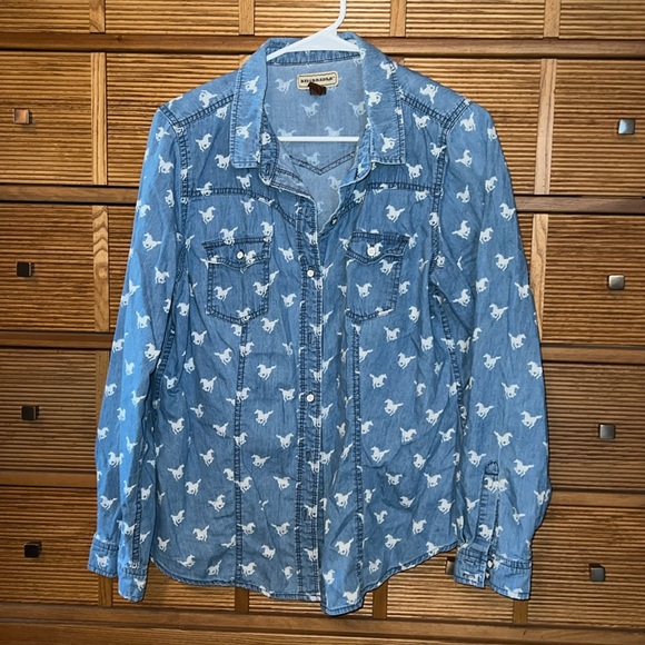 BIT and BRIDLE HORSE LONG SLEEVE BLOUSE - Picture 1 of 2